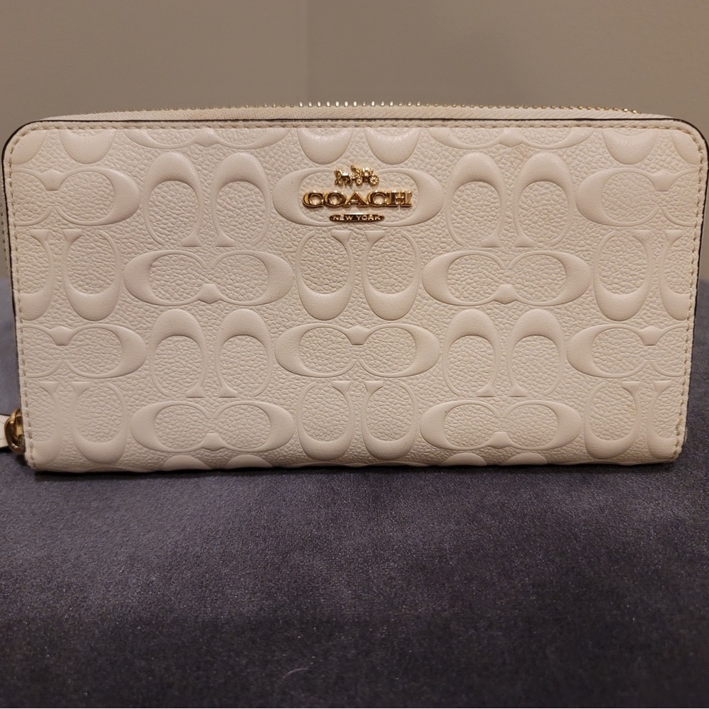 Accordion Creamy White Coach Wallet